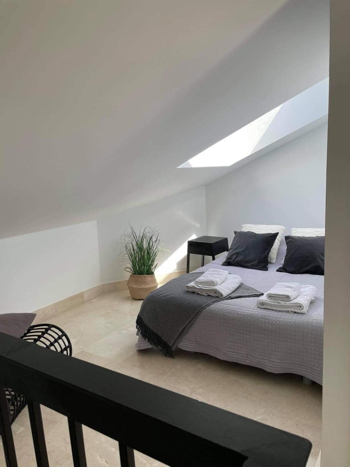 Penthouse With Sea Views In Marbella Apartment Exterior photo